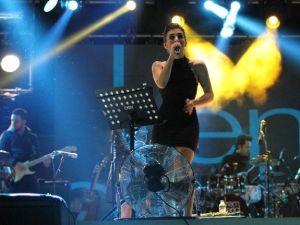İzmir’de İrem Derici Coşkusu