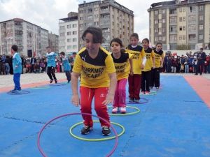 Sivas’ta Unutulmaya Yüz Tutmuş Çocuk Oyunları Sergilendi
