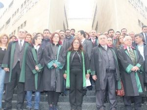 Cumhurbaşkanına Hakaretten Tutuklanan Avukata Bursa Barosu’ndan Destek
