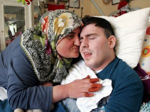 Yüz Felci Olan Gülsüm Ana’dan İyi Haber