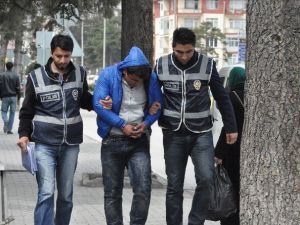 Bolu’da Ayakkabı Hırsızları Yakalandı