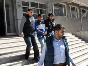 Uşak’ta Yaşlı Kadını Gasp Eden Zanlı Yakalandı