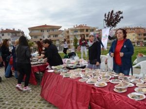 Ayvalıkta 23 Nisan Kutlamalarında Çocuk Şenliği Coşkusu