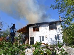 Alaçam’da Ev Yangını