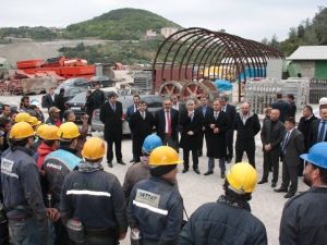 Maden İşçilerinin ’Maaş’ Tepkisi