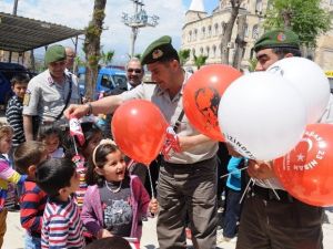 Karakolda 23 Nisan Coşkusu