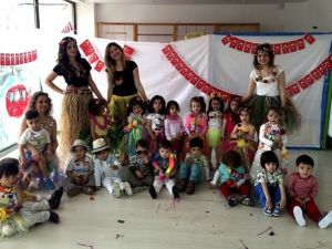 Ataç Çifti Kızları Zeynep İle 23 Nisan Coşkusunu Yaşadı