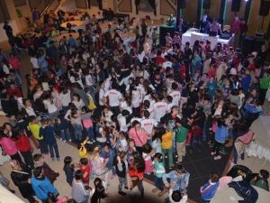 Farklı Diller Farklı Renklerle Erenler’de