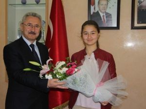 Hendek Belediye Başkanı Ebra Cömert Talimatlar Yağdırdı