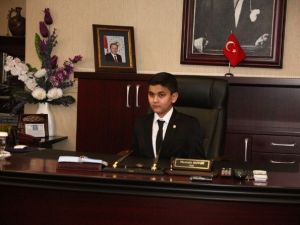 Vali Büyük’ün Makam Koltuğuna 7. Sınıf Öğrencisi Yalçın Oturdu