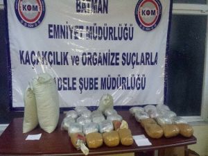 Esrar Kokusu Ele Verdi