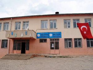 Siverek’te Muhtarın Öğretmeni Darp Ettiği İddiası