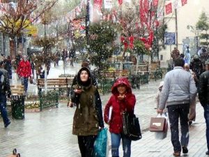 Kütahya’ya Lapa Lapa Kar Yağdı