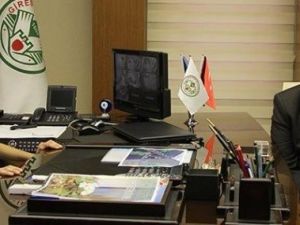 Başkan Koltuğuna Oturan Öğrenci Çevreci Çıktı