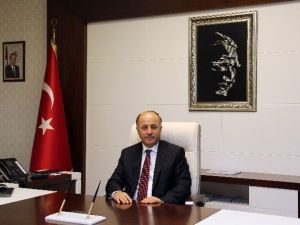 Bartın Valisi Azizoğlu: “23 Nisan Tüm Dünya Çocuklarının Bayramıdır”