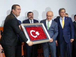 Ak Parti’li Lütfi Elvan Antalya’da