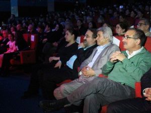 Volkan Konak, Kendi Şarkılarını Miniklerden Dinledi