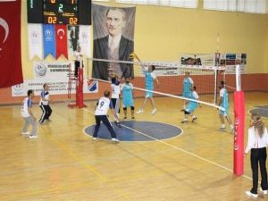 Karaman’da Kurumlar Arası Voleybol Turnuvası