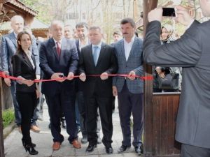 Öğrenci Ve Öğretmenler Lösemili Çocukları Unutmadı