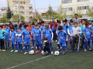 Büyükşehir Belediyespor Alt Yapısından Futbol Şenliği