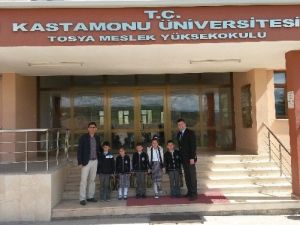 Tosya’da 23 Nisan’da Makamlar Çocuklara Teslim Edildi