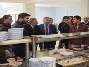 Öğrenci Konseyinden Yemekhanede İnceleme