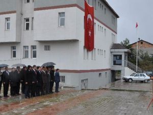 Sincik’te 23 Nisan Kutlamaları Yağmur Altında Başladı