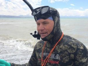 Barış Ve Kardeşlik İçin Van Gölünü Yüzerek Geçti