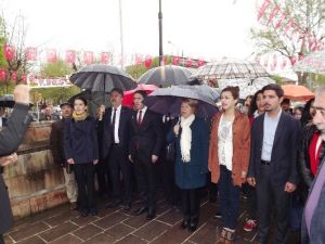 CHP’den Atatürk Anıtına Çelenk Sunumu