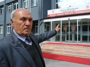 Yaptırdığı Okul Yüzünden Eşinden Boşandı