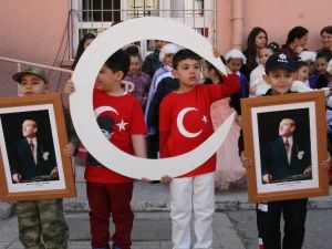 Öğrenciler Kalp Krizi Geçiren Öğretmenine Müdahale Etti