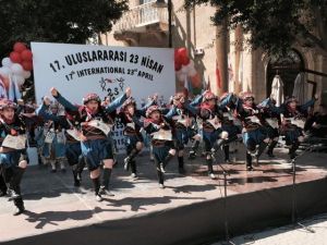 Halk Oyunları Topluluğu, Kıbrıs’ta 23 Nisan Coşkusuna Ortak Oldu
