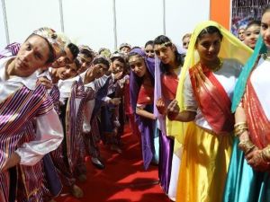 Roman Hint Dans Grubu Şaşırttı