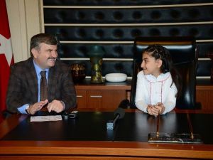 Akyürek’in Makam Koltuğuna Ayşe Ceren Küçükiba Oturdu