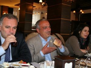 HDP Milletvekili Adayları Basınla Buluştu