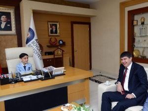 Başkan Türel Koltuğunu Yusuf Berke’ye Emanet Etti