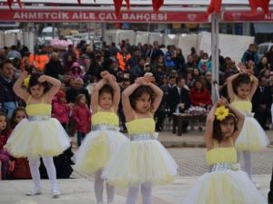 Soğuk Havada 23 Nisan Kutlamaları