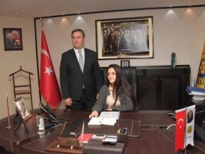 Başkan Piriştina Koltuğunu Devretti