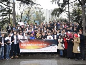 AK Parti Trabzon İl Gençlik Kolları Tarafından Regaip Kandili Yürüyüşü