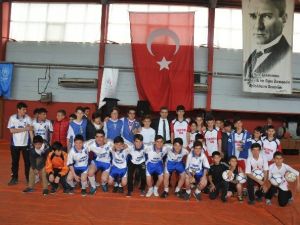 23 Nisan Etkinlikleri Kapalı Spor Salonunda Yapıldı