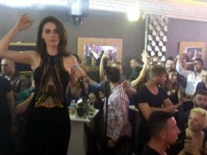 Ayşe Hatun Önal’a Hayranlarından Tepki