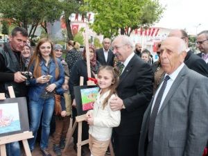 Minik Öğrenciler Resim Yarışmasında Ödüllerini Aldı