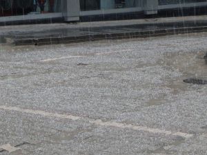 İslahiye’de Dolu Yağışı Hayatı Olumsuz Etkiledi