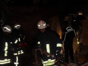 TEK Katlı Binada Çıkan Yangın Korkuttu