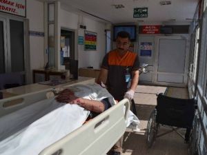 Kasksız Motosiklet Sürücü Ağır Yaralandı