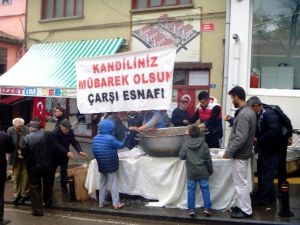 Bilecik Çarşı Esnafı Kandil Helvası Dağıtımı Geleneğini Bu Yıl Da Sürdürdü