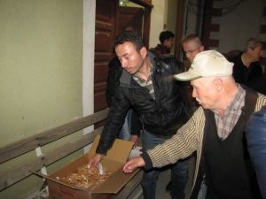 Başkan Çalışkan, 2 Bin 500 Paket Kandil Simidi Dağıttı