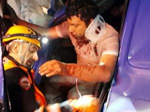 Kar Yağışı Kazaları Beraberinde Getirdi: İki Yaralı