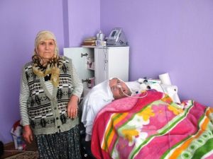 74 Yaşındaki Anneden Fedakarlık Örneği