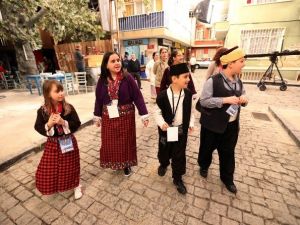 Dünya Çocukları Seksenler’de